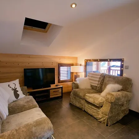 Carlines Apartment